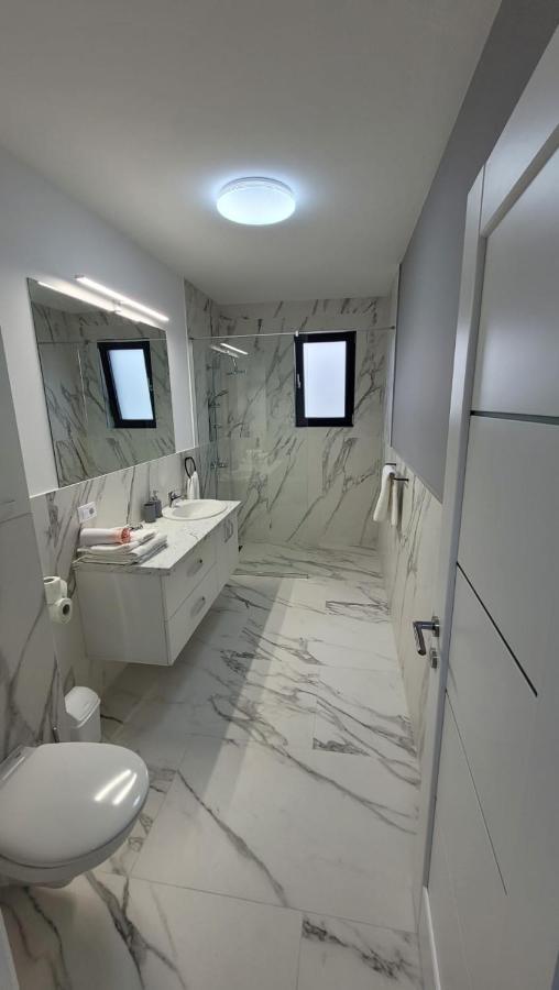 Magic Mirror Apartment Satu Mare Bagian luar foto