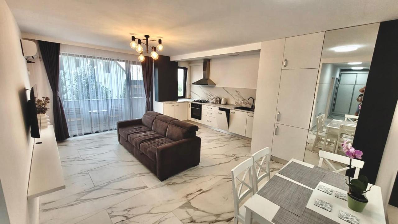 Magic Mirror Apartment Satu Mare Bagian luar foto