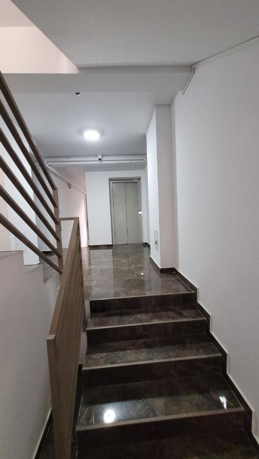 Magic Mirror Apartment Satu Mare Bagian luar foto