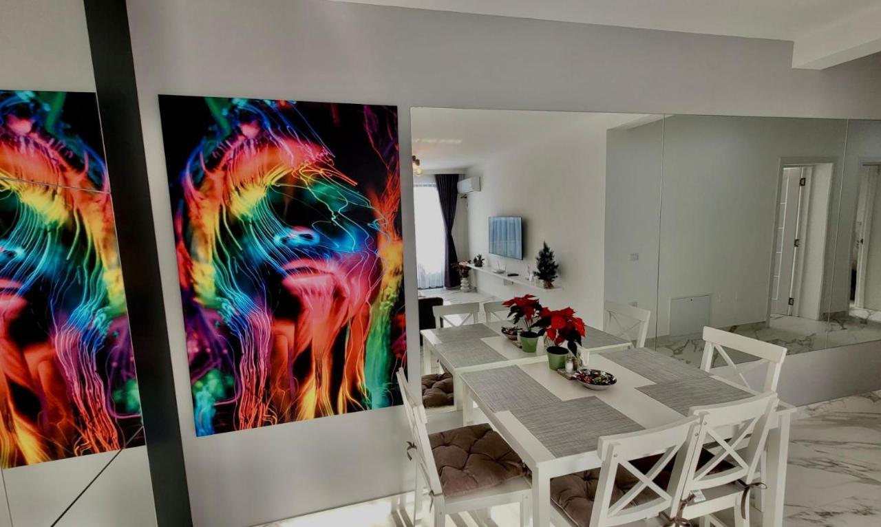Magic Mirror Apartment Satu Mare Bagian luar foto